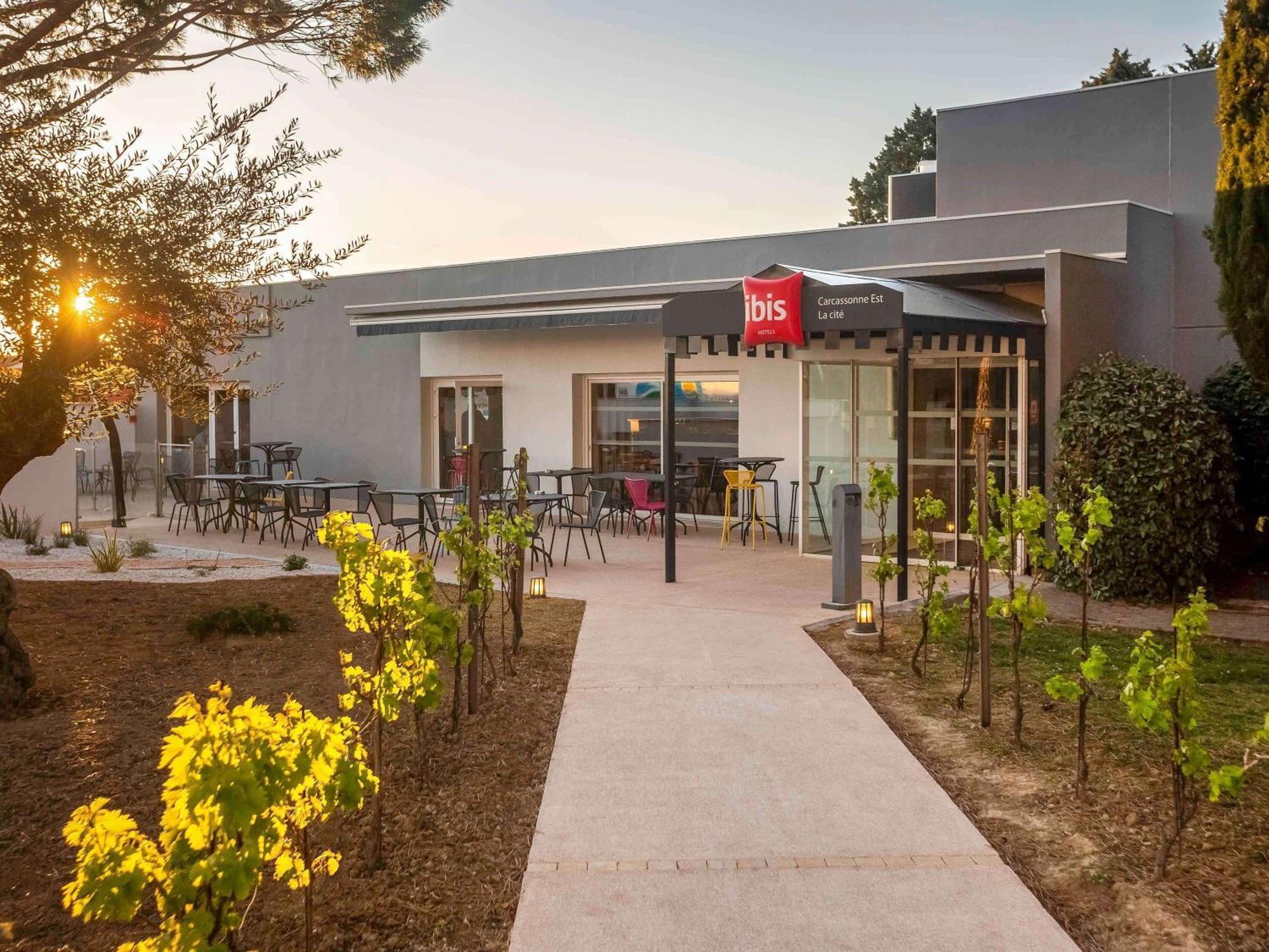 Hotel ibis Carcassonne Est la Cité Esterno foto