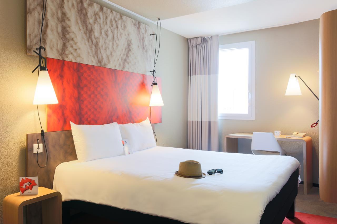 Hotel ibis Carcassonne Est la Cité Esterno foto