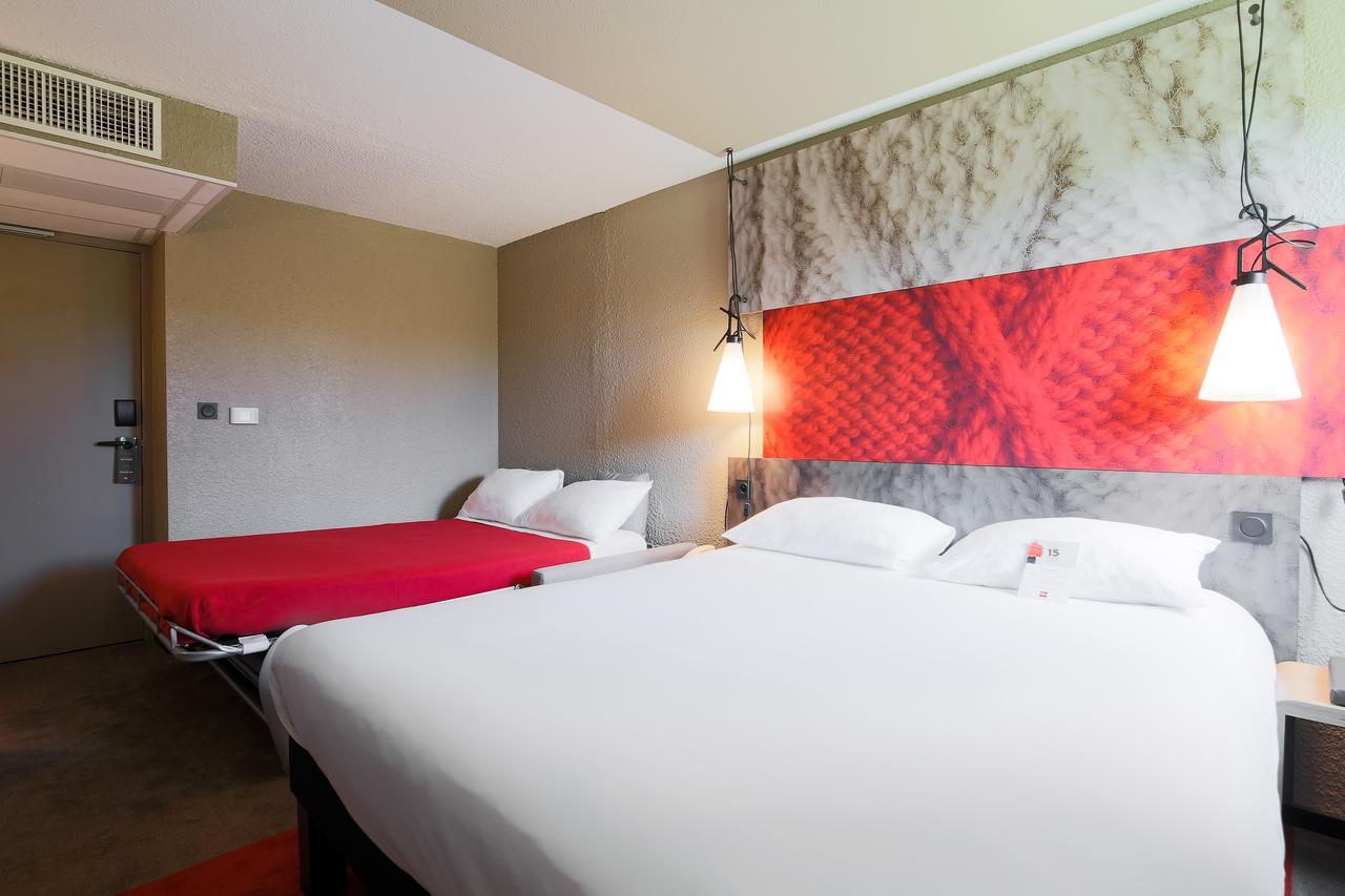 Hotel ibis Carcassonne Est la Cité Esterno foto