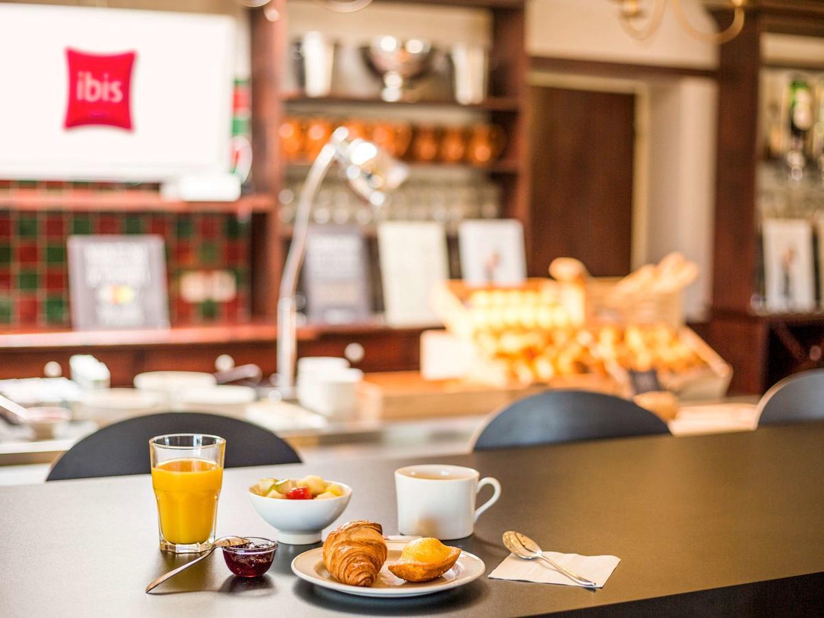 Hotel ibis Carcassonne Est la Cité Esterno foto