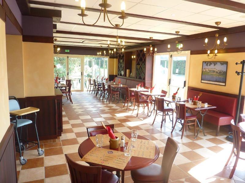 Hotel ibis Carcassonne Est la Cité Esterno foto
