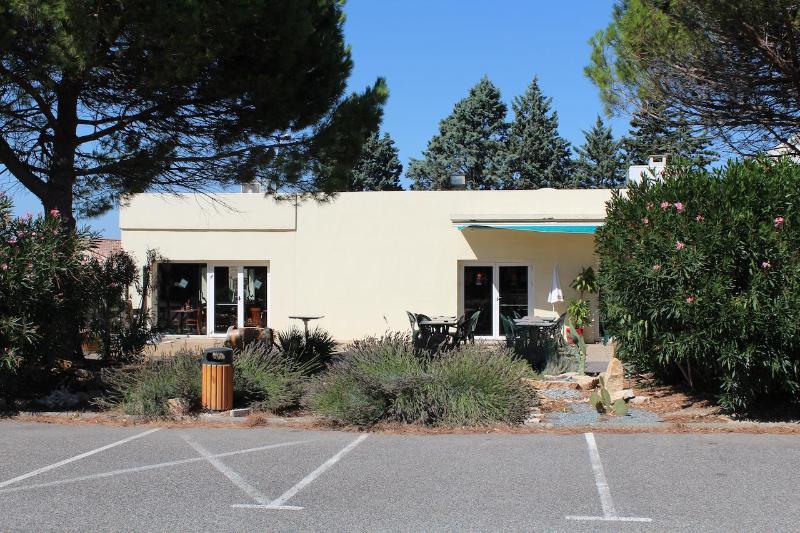 Hotel ibis Carcassonne Est la Cité Esterno foto